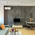 Chlo Apartment 4 Tirane