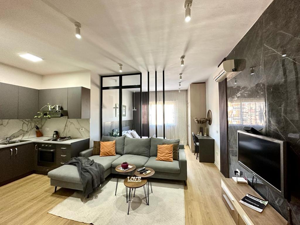 Chlo 4 Apartment Tirana
