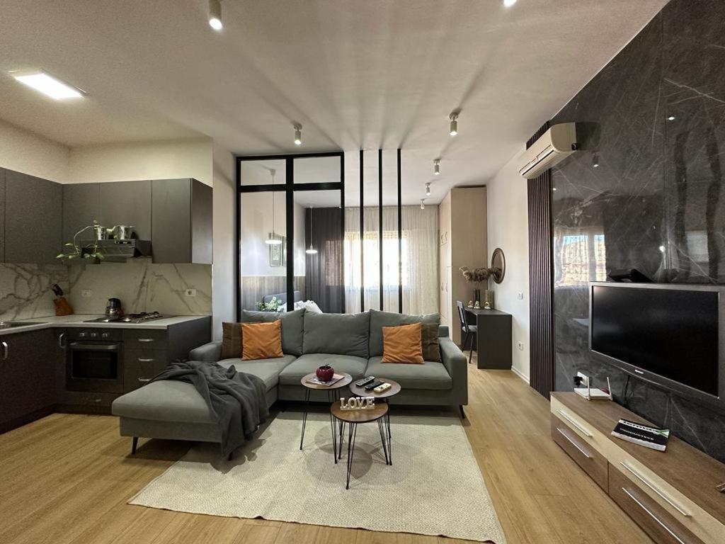 Chlo 4 Apartment Tirana